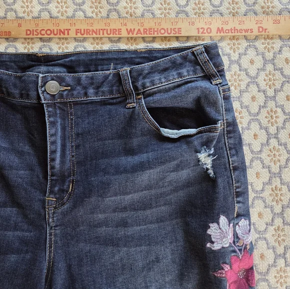 Venezia Plus Size Jeans By Lane Bryant - Picture 3 of 8